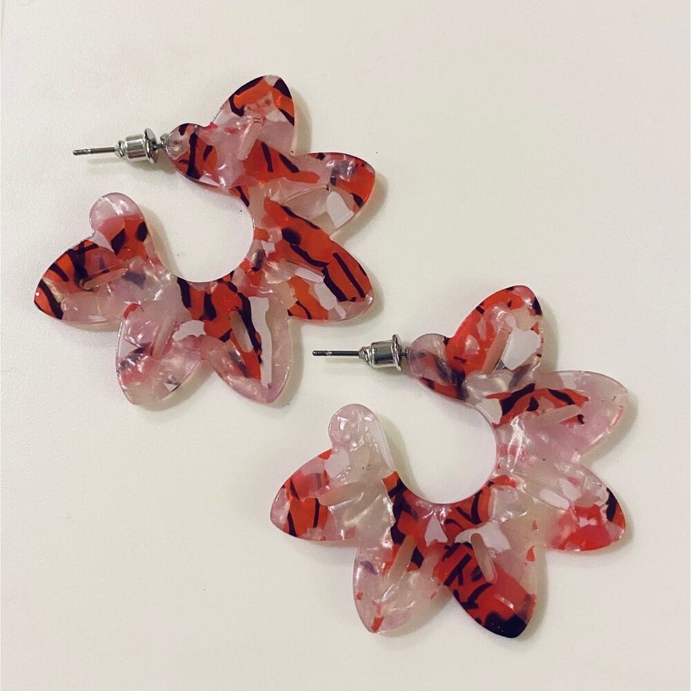 Acrylic Pinking Hoop Earrings
